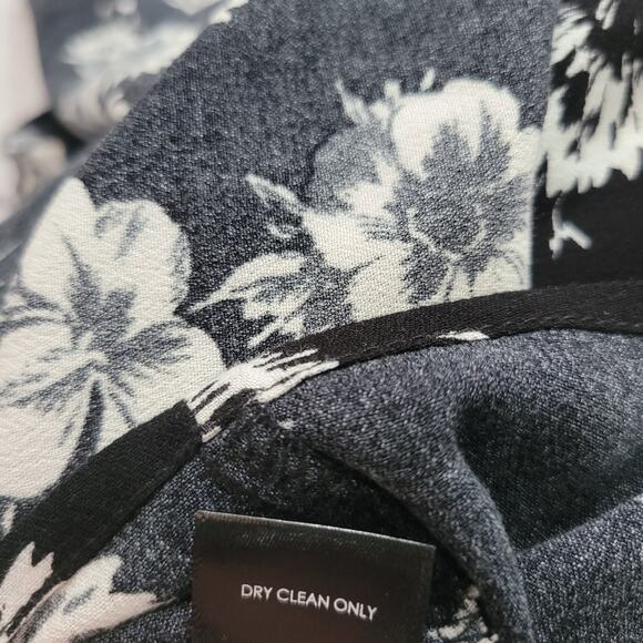 Torrid Size 5 Crepe Chain Detail Tank Black White Floral Feminine Essentials - Picture 9 of 9